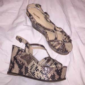 NWT & Box Python Platform Sandal 9.5