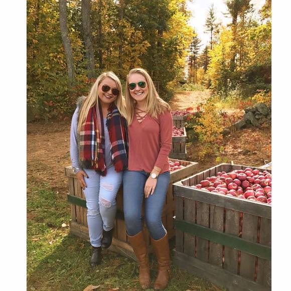 Meet your Posher, Mackenzie - Picture 1 of 1