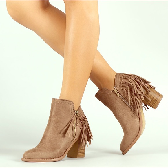 Wild Dive fringe boots
