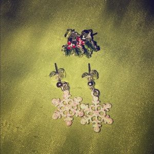 NWOT Christmas earrings