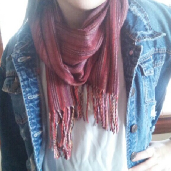 RED STRIPED FALL/WINTER SCARF - Picture 1 of 3