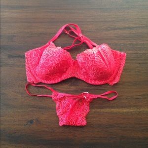 VS. Very Sexy Bra & G-string set