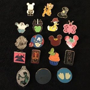 Disney pins