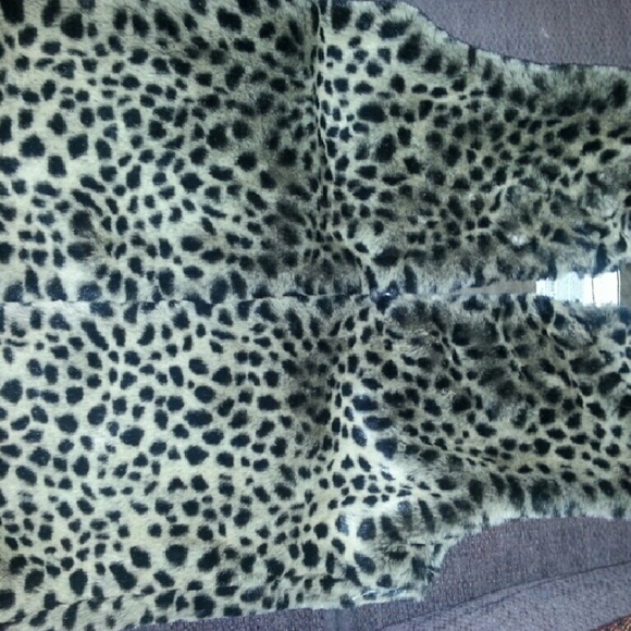 Kids leopard print, lined vest, new - Picture 1 of 3