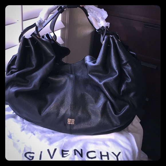 Givenchy Handbags - 🍉SALE🍉 NWT Givenchy Black Leather Large Hobo