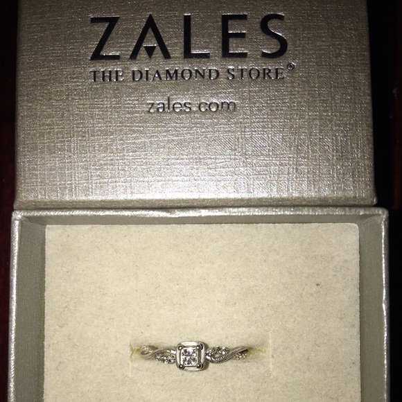 Zales Ring