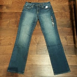 NWT Gap Curvy Straight Jeans 6/28