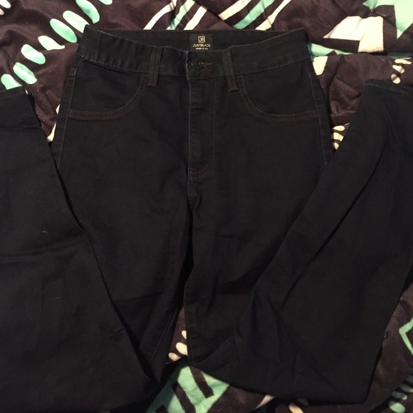 Just black high rise jeans (kind of like jeggings)