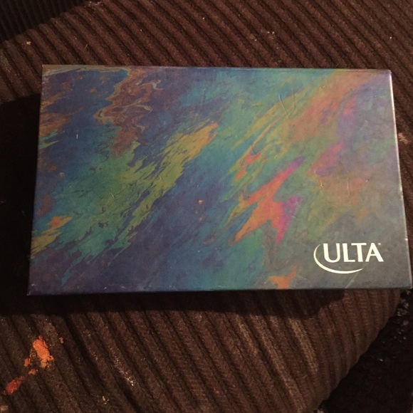 a combo face/eye kit. - Picture 1 of 3