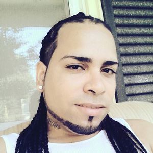 Meet your Posher, Yamil