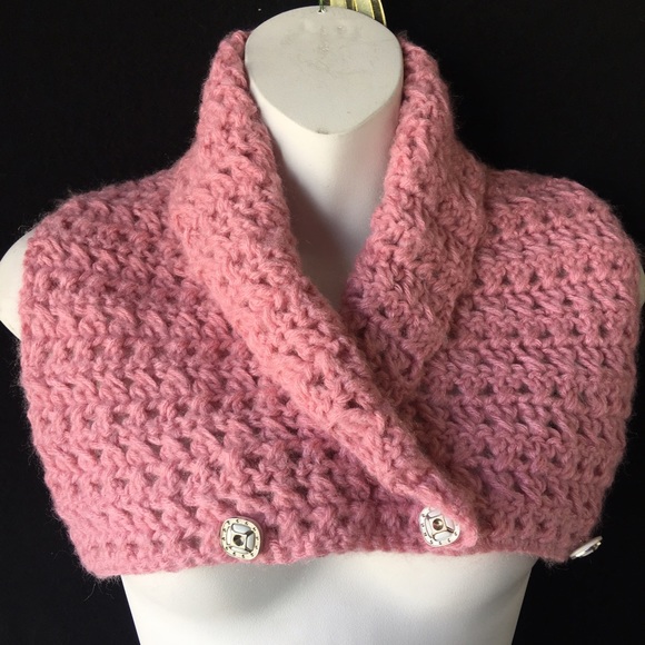 Pink cowl/neck warmer