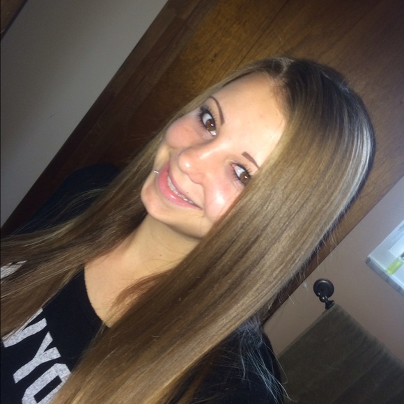 Meet your Posher, Kayla