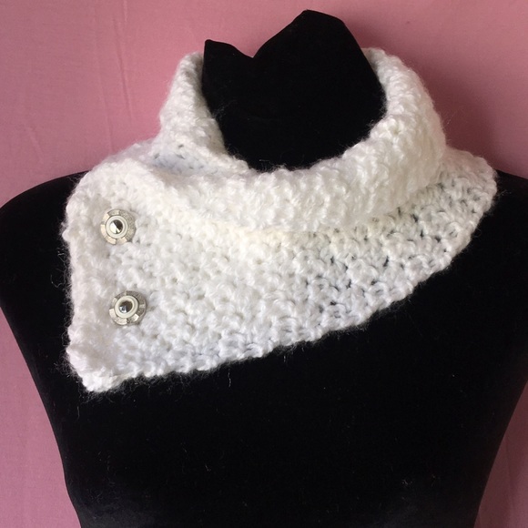 Two button cowl