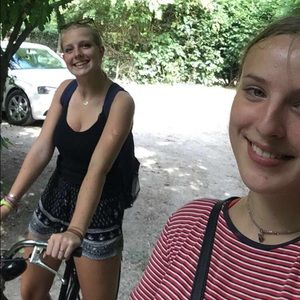 Meet your Posher, Elizabeth