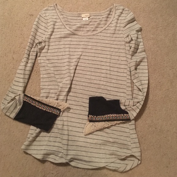 Daytrip long sleeve shirt.