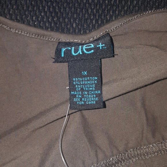 Plus size strappy bralette - Picture 3 of 3