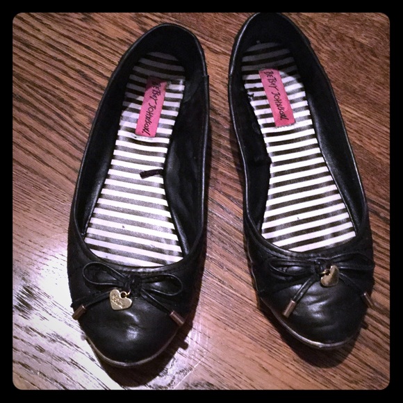 Betsey Johnson black flats