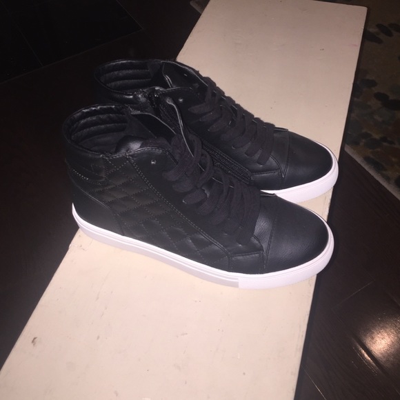 Steve Madden Black Sneakers Size 8 **Never Worn**