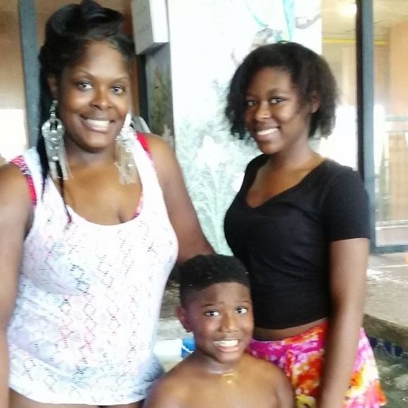 Meet your Posher, Bobbie - Picture 1 of 1