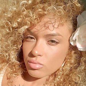 Meet your Posher, Tisha