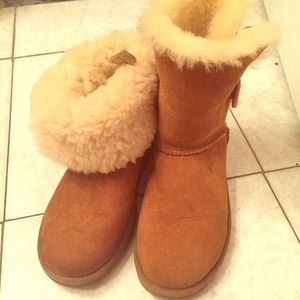 Australia UGG: Women's Bailey Button