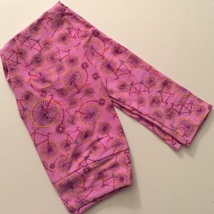 Lularoe OS bicycle leggings