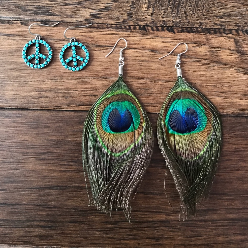2 Pairs of Earrings