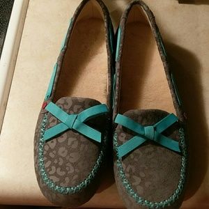 Women's UGG slipper/shoe