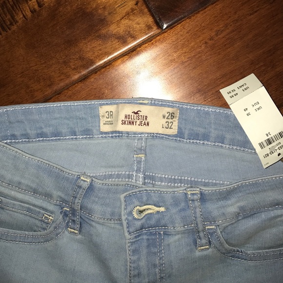 Hollister light skinny jeans 3R - Picture 3 of 4