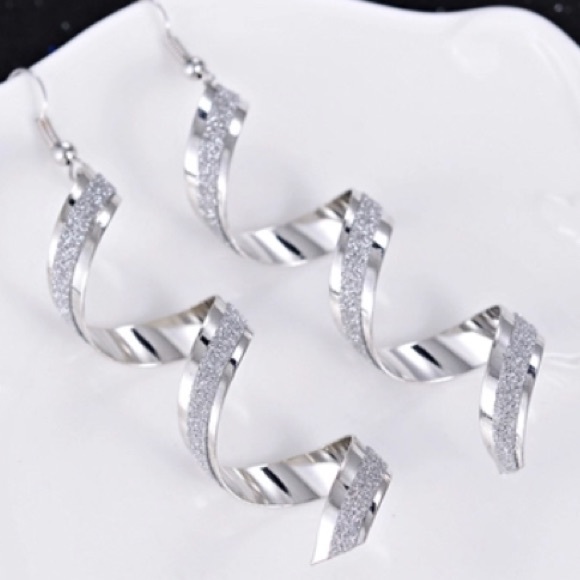 Twisted Spiral Earrings main image 1