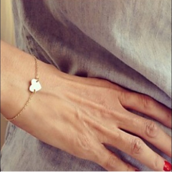 Jessi's Boutique Jewelry - SOLD OUT  ///  Thin Heart Bracelet