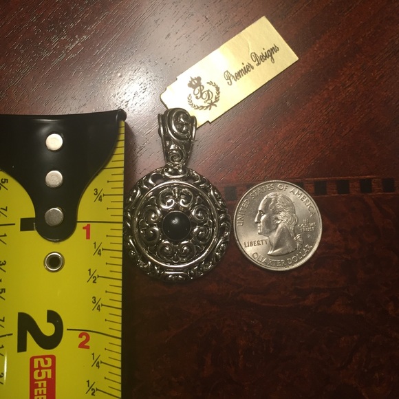 Silver Charm - Picture 4 of 4