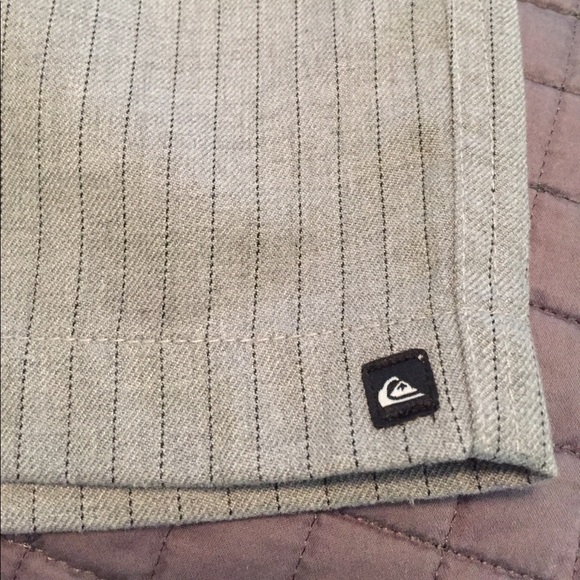 Quiksilver flat front shorts Sz 30 LIKE NEW - Picture 7 of 8