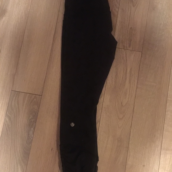 Lululemon cropped leggings