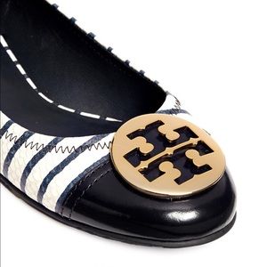 Tory burch serena 2. Stripe snake print. Navy/gold