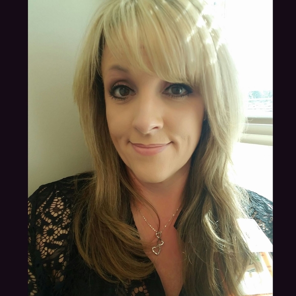 Meet your Posher, Christina - Picture 1 of 1