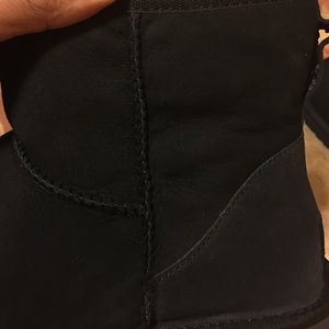 Black uggs