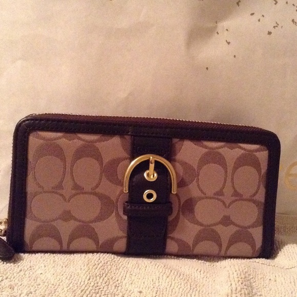 Adorable coach wallet