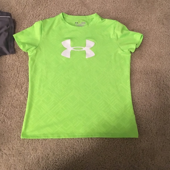 Girls under armour top