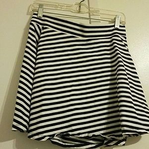 H&m striped black and white skirt