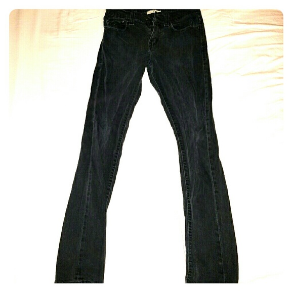 Black skinny levi's