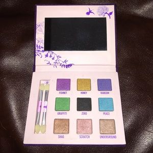 Urban Decay Deluxe Shadow Box Set