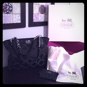 AUTHENTIC Coach tote bag black Silver metal detail