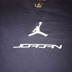 Slightly used. Jordan t-shirt Navy with white