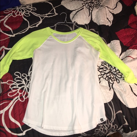 Hurley 3/4 sleeve tee