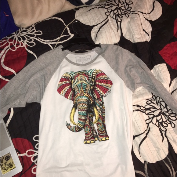3/4 elephant tee