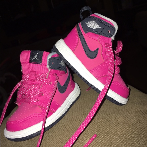 Baby girl Nike Jordan's sz3