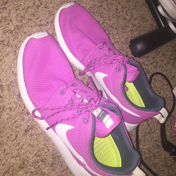 pink nike roshes