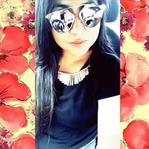 Meet your Posher, Araceli