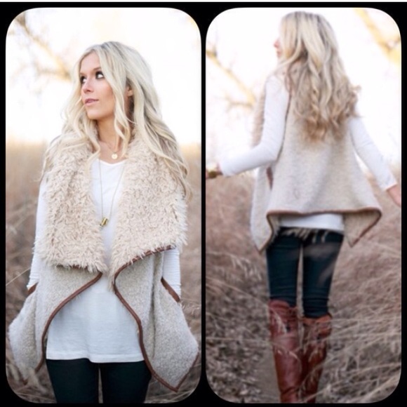 ❣️LAST-SMALL❣️ Beautiful Mocha Vest with Faux Fur! - Picture 3 of 4